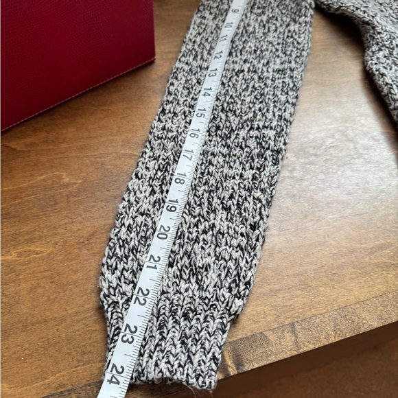 RD style cowl neck black white sweater medium - Picture 3 of 7